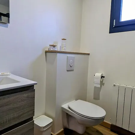 Renove A Avec Grand Terrain Et 2 Terrasses - Fr-1-585-176 Feriehus *
