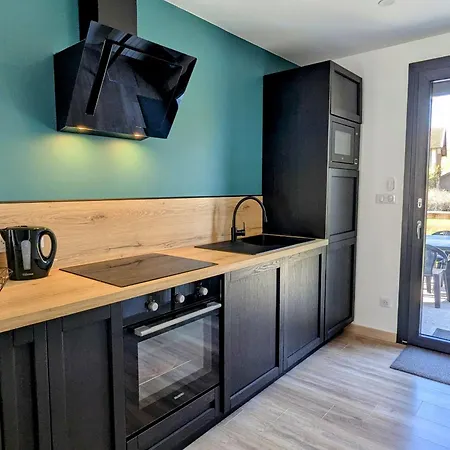 Renove A Avec Grand Terrain Et 2 Terrasses - Fr-1-585-176 * Vignot