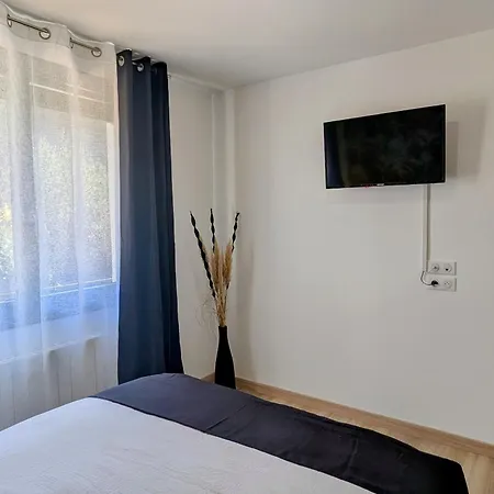Renove A Avec Grand Terrain Et 2 Terrasses - Fr-1-585-176 Vignot