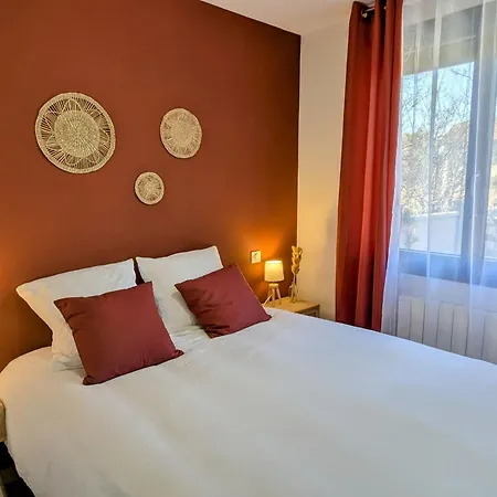 Renove A Avec Grand Terrain Et 2 Terrasses - Fr-1-585-176 Feriehus