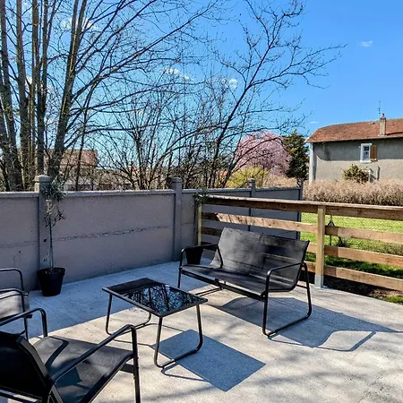 Renove A Avec Grand Terrain Et 2 Terrasses - Fr-1-585-176 * Vignot